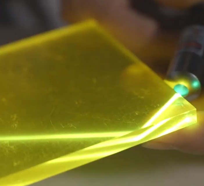 Finestre fotovoltaiche: il futuro nell’uso della luce