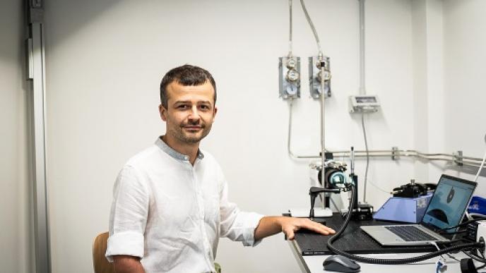Carlo Antonini working in the SEFI Lab