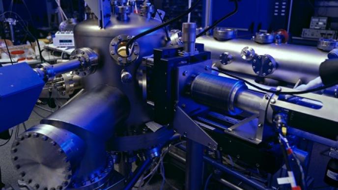 organic molecular beam epitaxy (OMBE) apparatus
